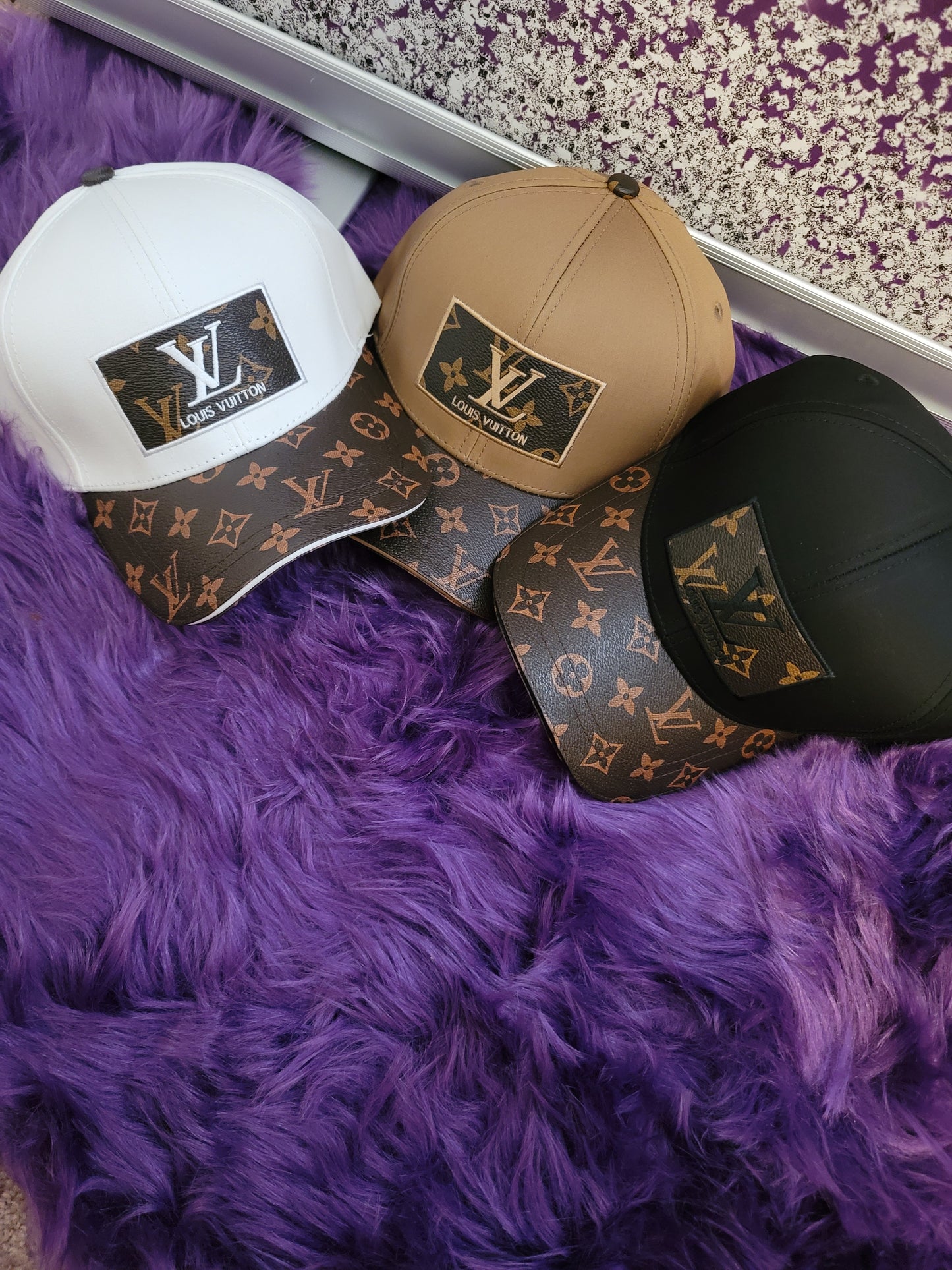 LV Caps